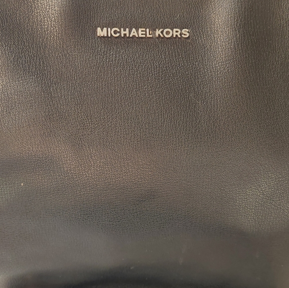 Michael Kors LG Tote - Picture 11 of 14